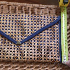 Envelope style cane clutch